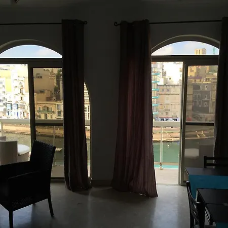 Spinola Bay *